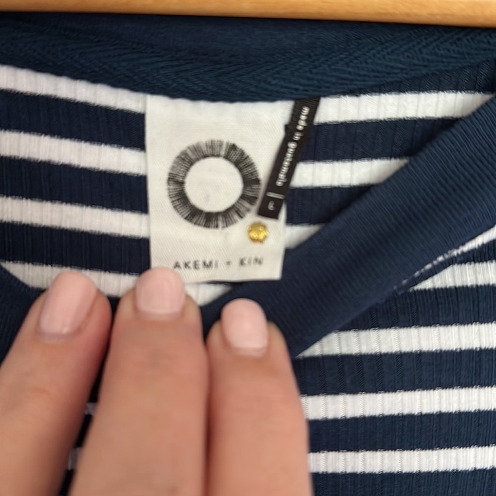 NWOT Akemi + Kin top - Picture 2 of 6